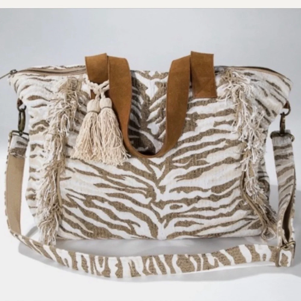NWOT Beautiful HANDMADE Ruggine Tiger Motif Boho Bag - Picture 7 of 13